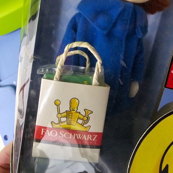 New FAO Schwarz Bag Exclusive Rare Madeline 8" Doll Gift - Picture 3 of 9